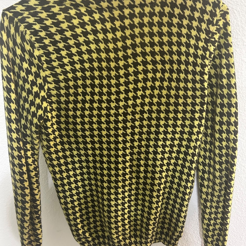 Sweater - Picture 3 of 3
